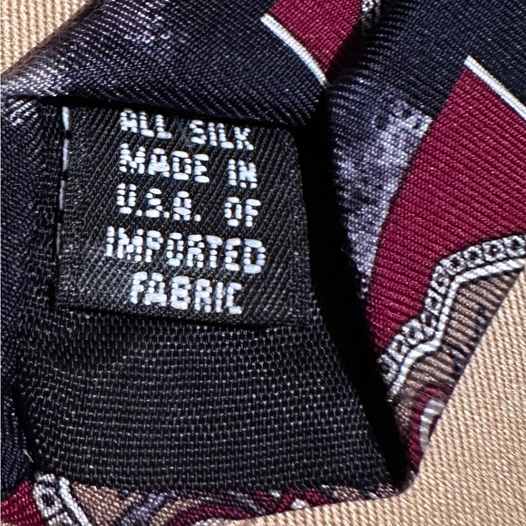 Keith Danials Elegant Navy and Red Patterned Tie‎ All Silk Made in USA - Picture 5 of 5